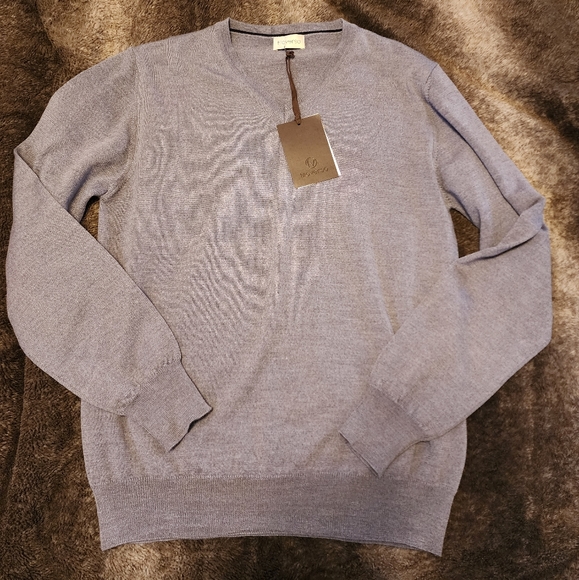 V neck sweater - Picture 1 of 3